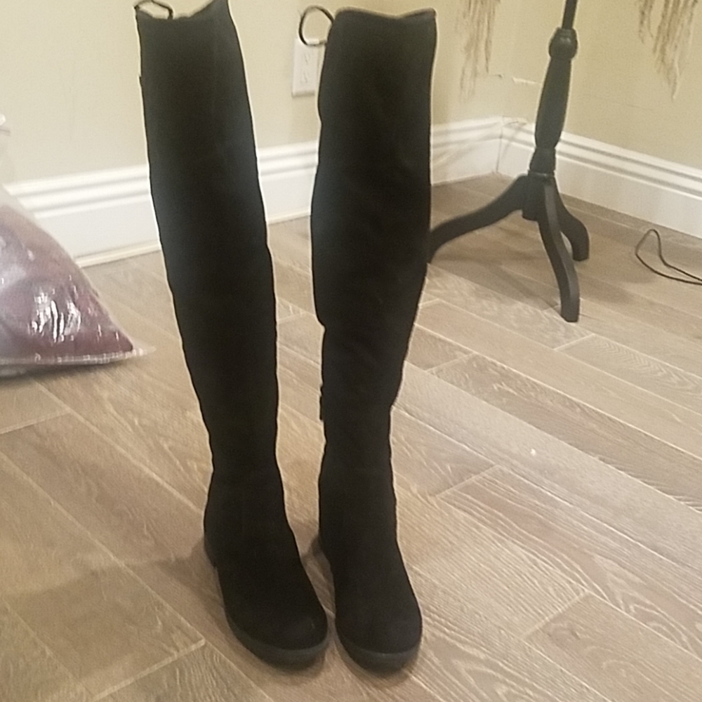 Unisa black boots